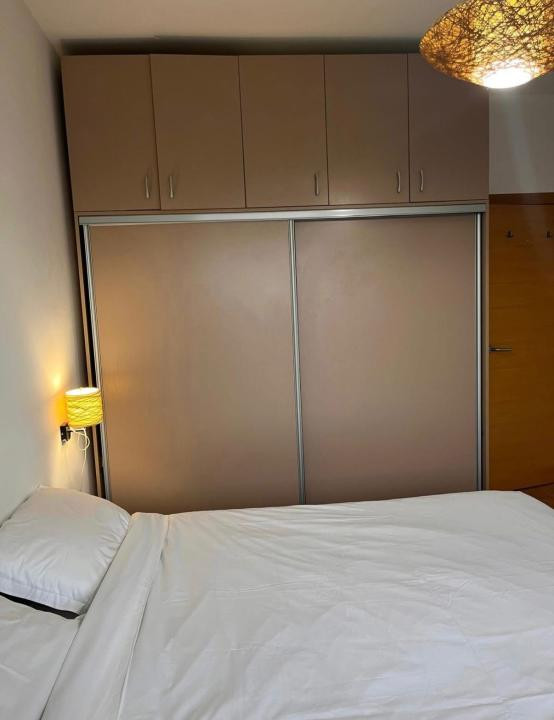 Apartament cu 3 camere,boxa si parcare subterana,zona Iulius Mall