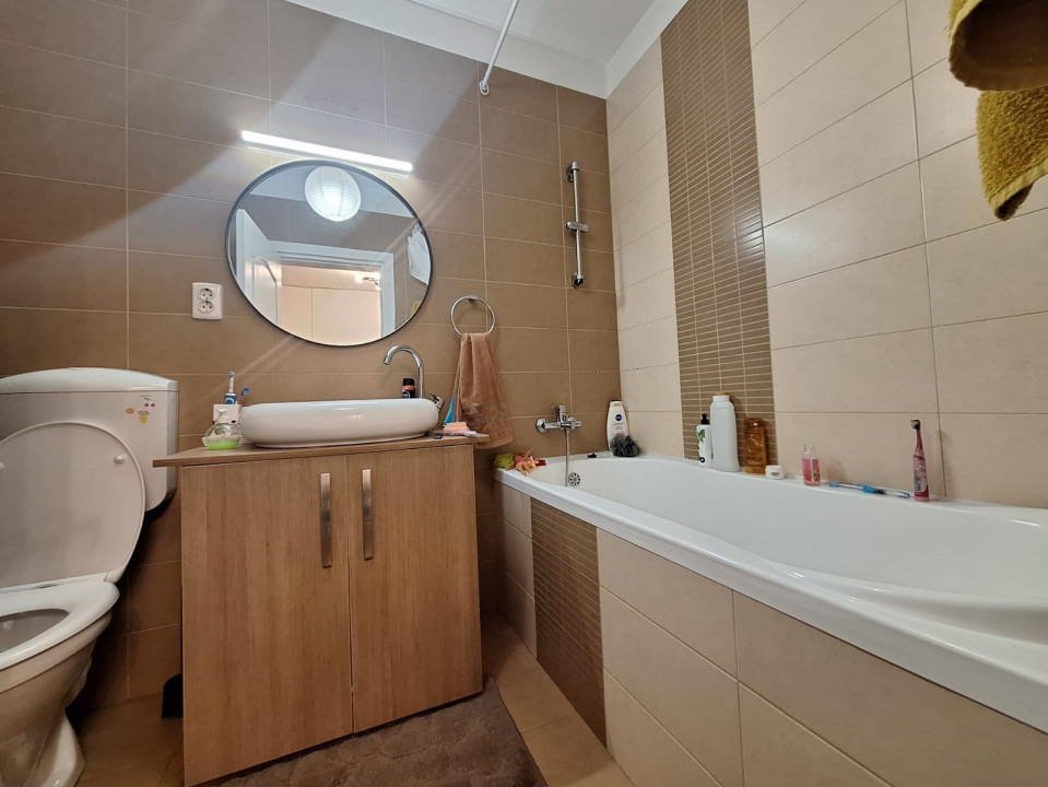 Apartament cu 2 camere, 46 mp, balcon, zona Eroilor