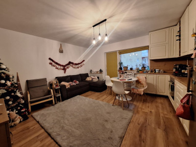 Apartament cu 2 camere, 46 mp, balcon, zona Eroilor