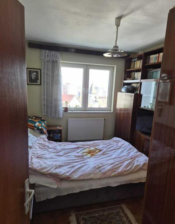Apartament cu 3 camere, 66 mp, etaj intemediar, garaj, Zona Minerva
