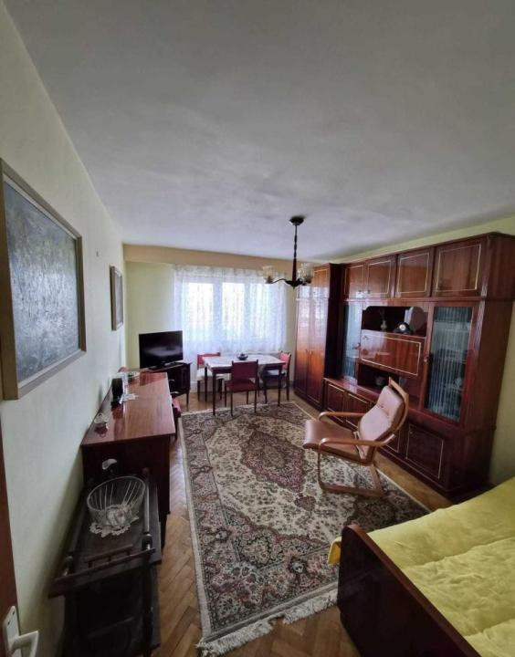 Apartament cu 3 camere, 66 mp, etaj intemediar, garaj, Zona Minerva