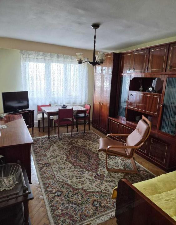 Apartament cu 3 camere, 66 mp, etaj intemediar, garaj, Zona Minerva