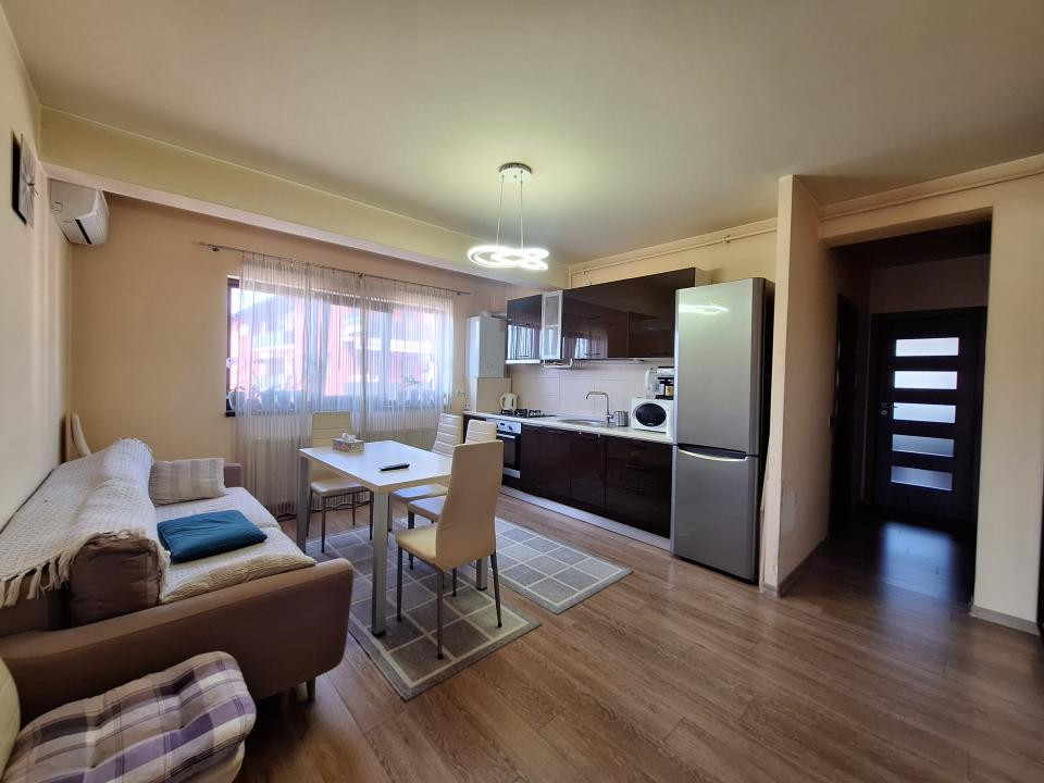 Apartament cu 3 camere, 53 mp, balcon, zona Stejarului