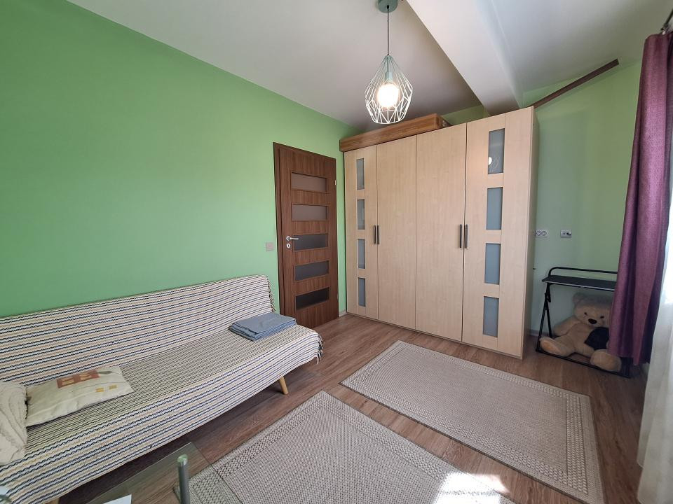 Apartament cu 3 camere, 53 mp, balcon, zona Stejarului