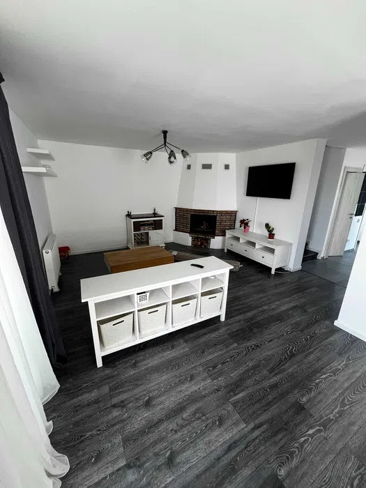 Casa individuala la cheie, 108 mp plus 405 mp teren, garaj, Zona Voronet