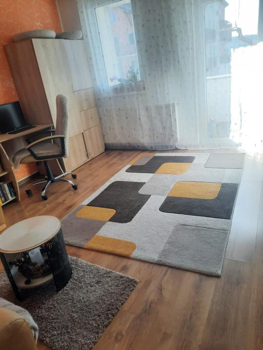 Apartament decomandat, 43 mp, parcare, zona Cetatii