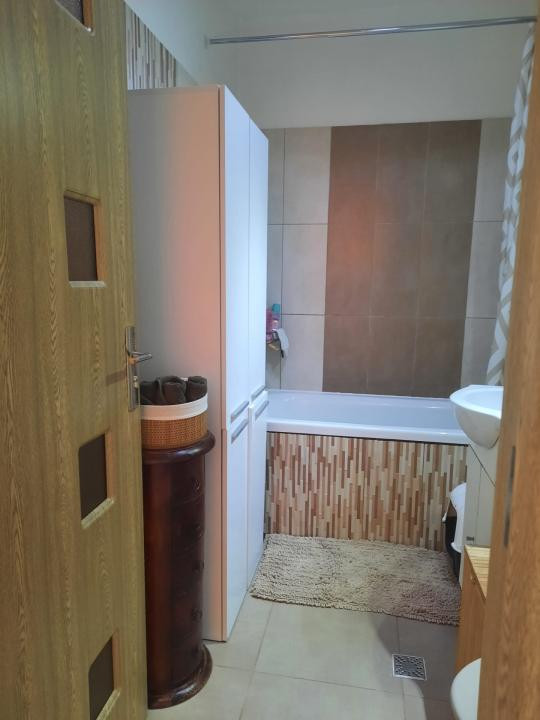 Apartament decomandat, 43 mp, parcare, zona Cetatii