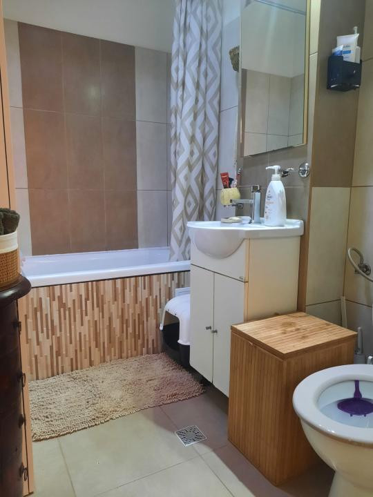Apartament decomandat, 43 mp, parcare, zona Cetatii