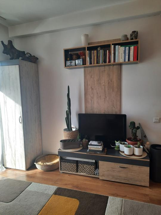 Apartament decomandat, 43 mp, parcare, zona Cetatii