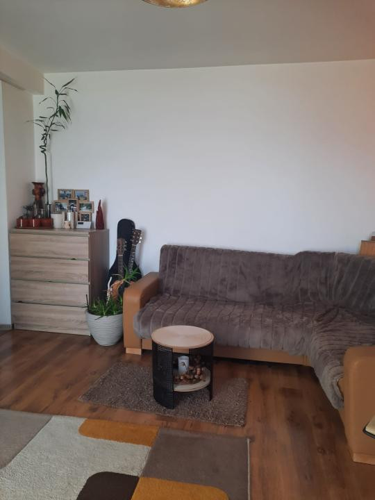 Apartament decomandat, 43 mp, parcare, zona Cetatii