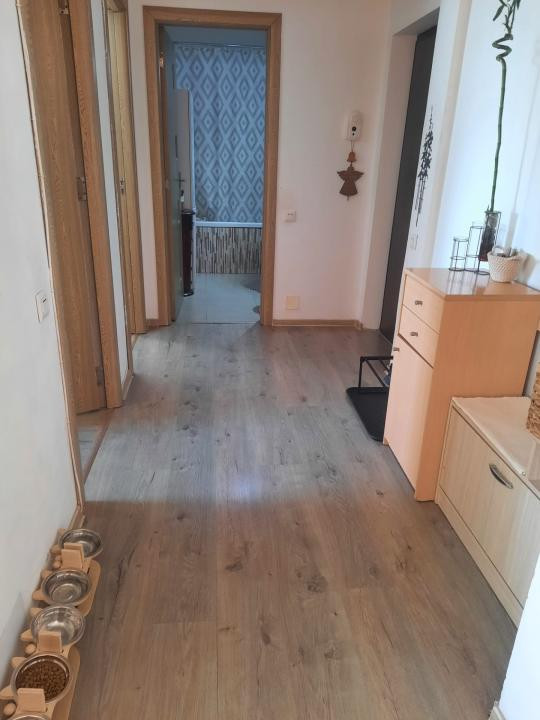 Apartament decomandat, 43 mp, parcare, zona Cetatii
