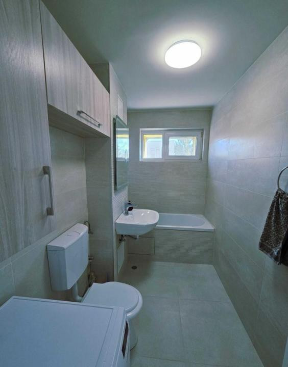 Apartament 4 camere, 77 mp,decomandat, etaj intermediar, parcare, Casa Piratilor