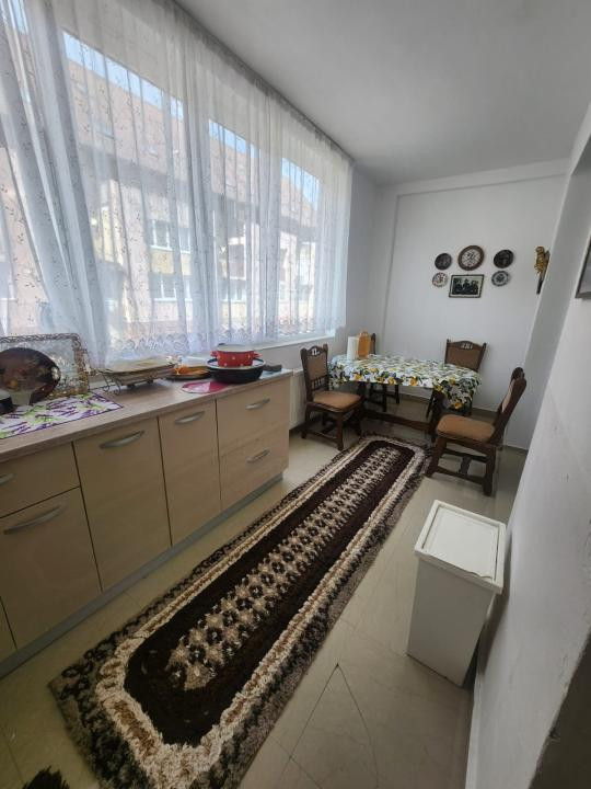Apartament de vanzare, 57 mp, 3 camere,  zona Porii 