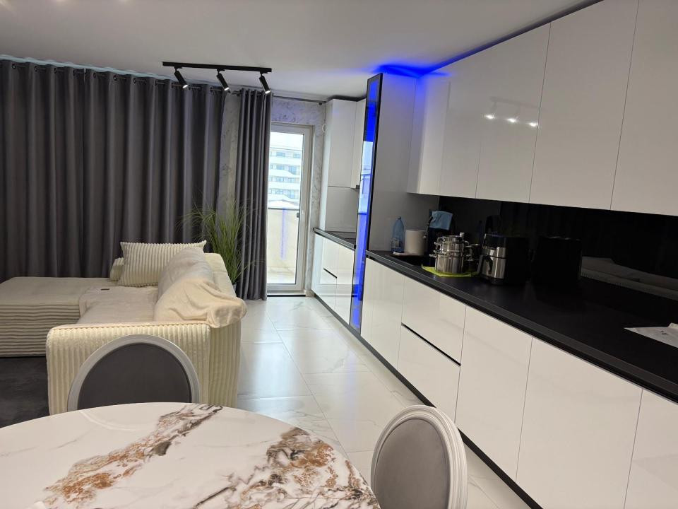 Apartament 2 camere , modern,  55 mp , zona Eorilor 