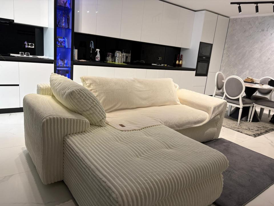 Apartament 2 camere , modern,  55 mp , zona Eorilor 