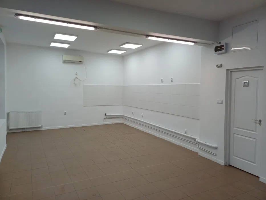 Spatiu Comercial, 60 MP, zona Podul Traian.