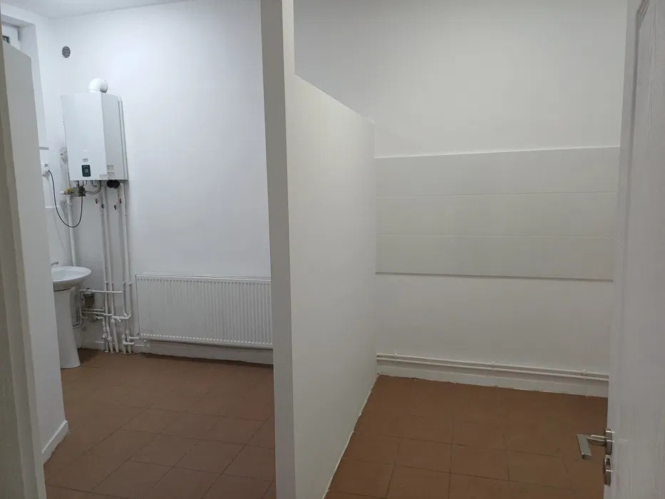 Spatiu Comercial, 60 MP, zona Podul Traian.