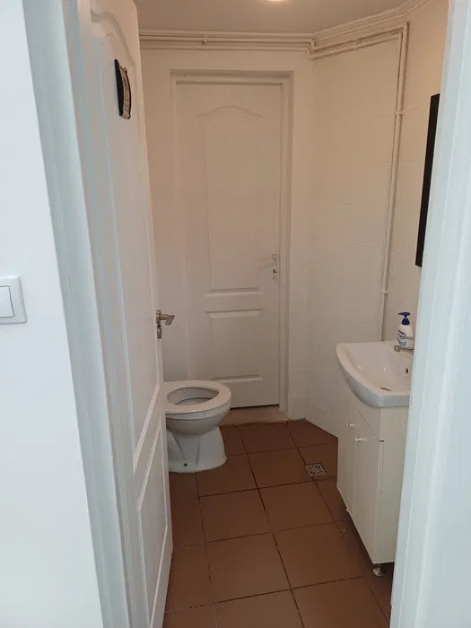 Spatiu Comercial, 60 MP, zona Podul Traian.