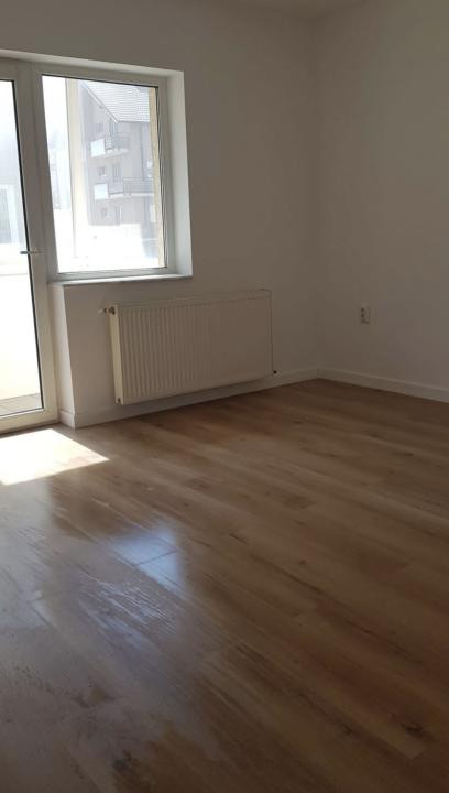 Aparatment cu 3,etaj intermediar zona Eroilor 