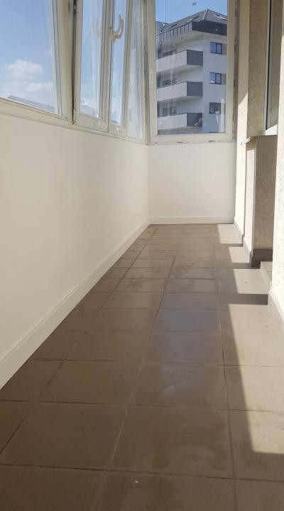 Aparatment cu 3,etaj intermediar zona Eroilor 