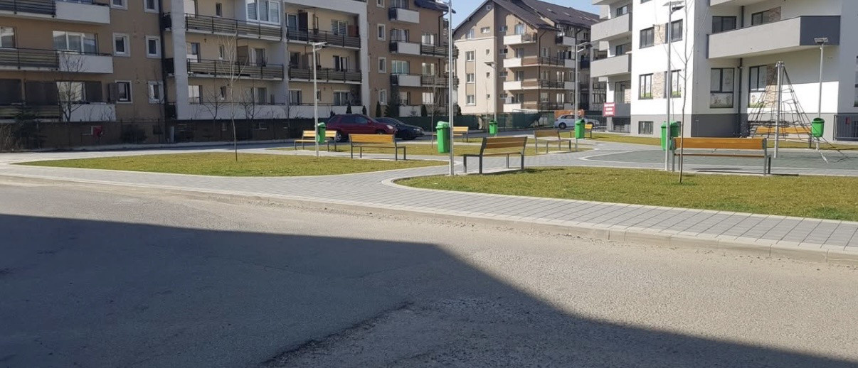 Aparatment cu 3,etaj intermediar zona Eroilor 