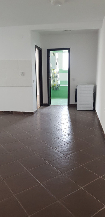 Aparatment cu 3 camere ,etaj intermediar, zona Eroilor 