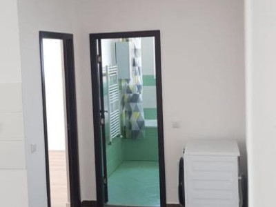 Aparatment cu 3,etaj intermediar zona Eroilor 