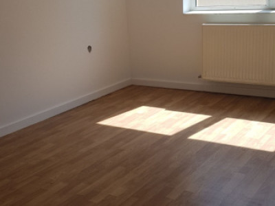 Aparatment cu 3 camere ,etaj intermediar, zona Eroilor 