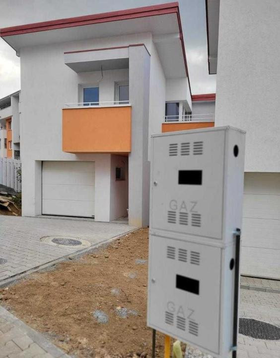 Casa unifamiliala, 4 camere, finisata, zona Omnia Residence