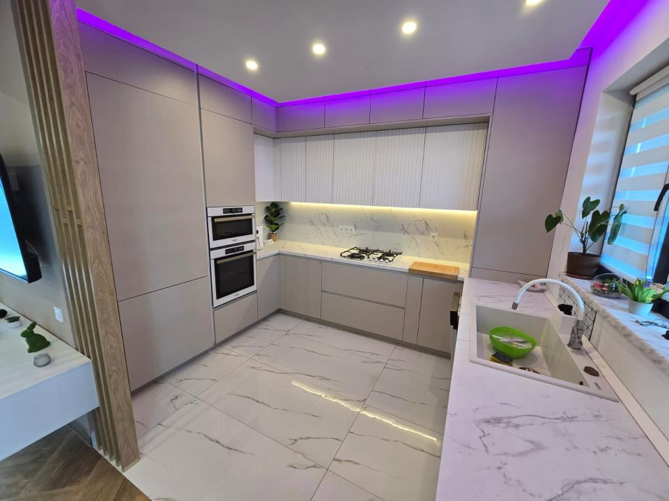 Casa insiruita 4 camere moderna la cheie, parcare subterana si boxa