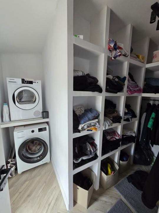 Casa insiruita 4 camere moderna la cheie, parcare subterana si boxa