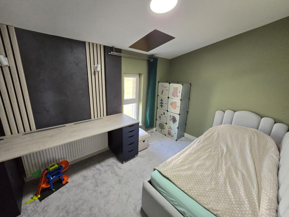 Casa insiruita 4 camere moderna la cheie, parcare subterana si boxa