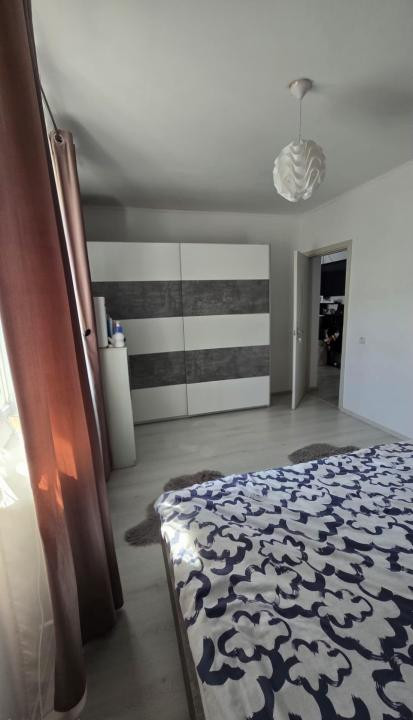 Apartament cu 3 camere, 59 mp, balcon, zona Teilor