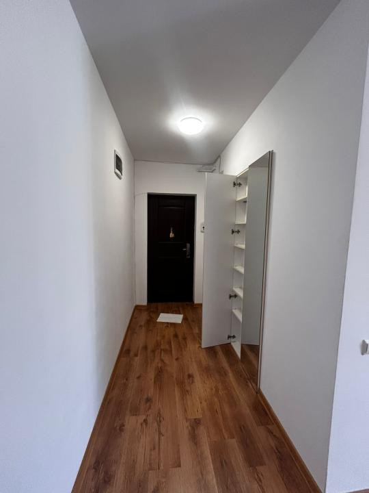 Apartament 2 camere de închiriat – renovat, etaj intermediar