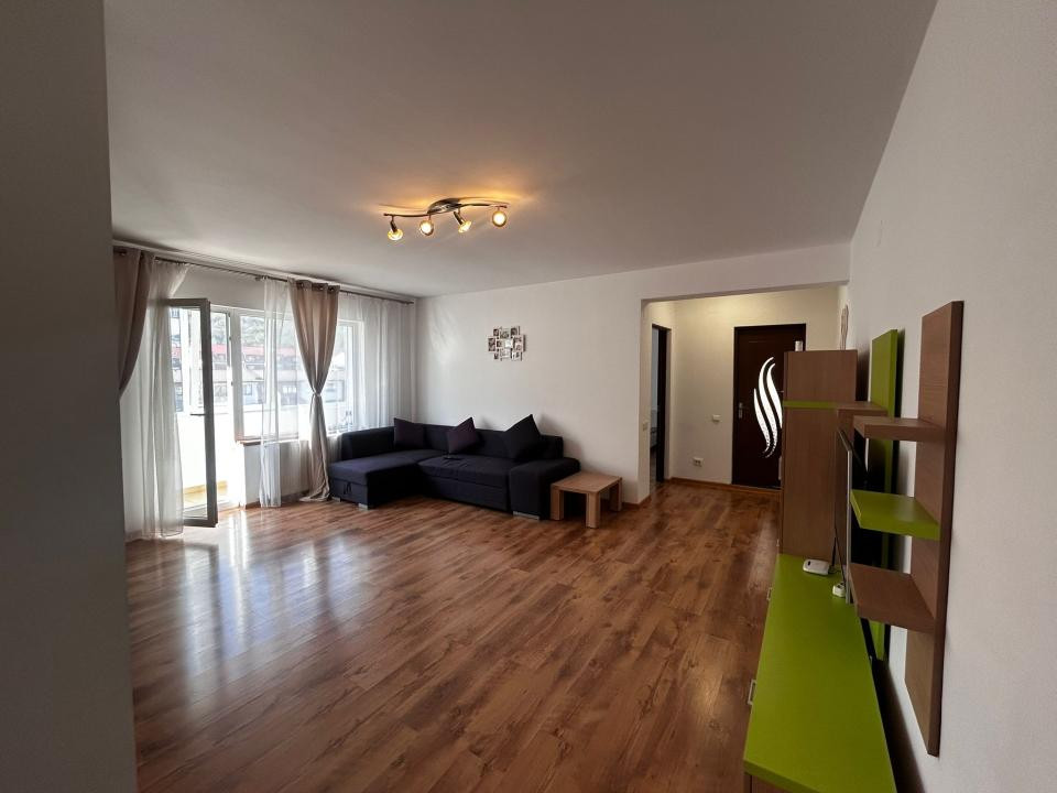 Apartament 2 camere de închiriat – renovat, etaj intermediar