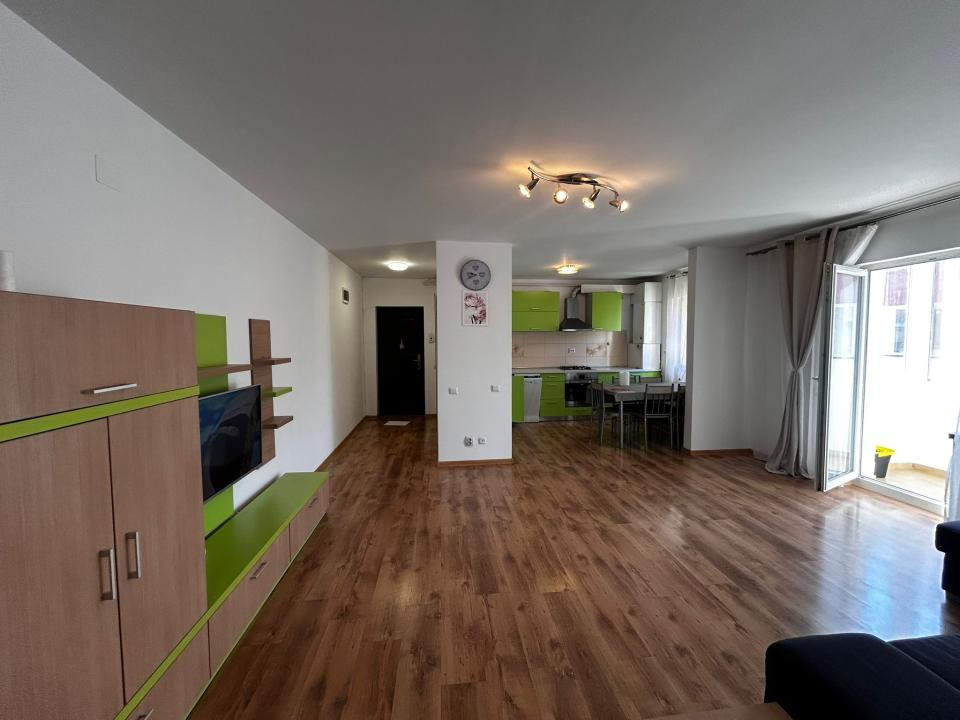 Apartament 2 camere de închiriat – renovat, etaj intermediar