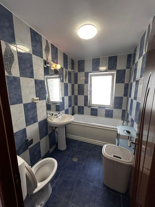 Apartament 2 camere de închiriat – renovat, etaj intermediar