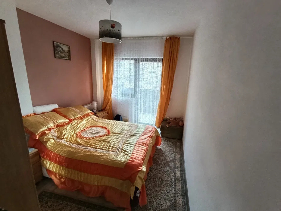 Apartament cu 3 camere, 62 mp, parcare, zona Stejarului