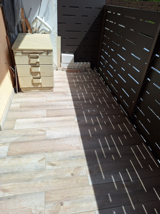Apartament cu 3 camere, 62 mp, orientare sudica, balcon, zona Stejarului