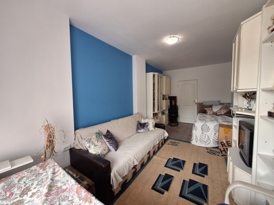 Apartament cu 3 camere, 62 mp, orientare sudica, balcon, zona Stejarului