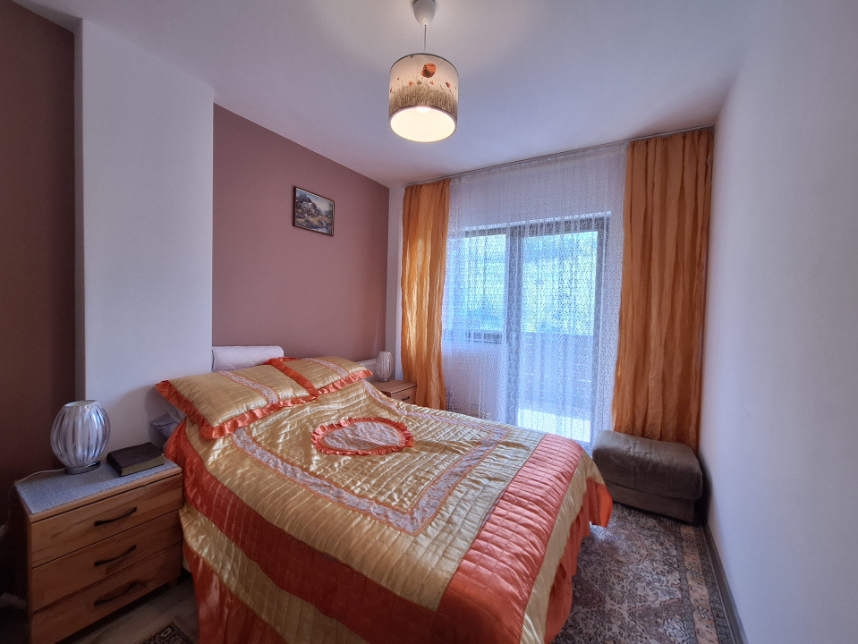 Apartament cu 3 camere, 62 mp, orientare sudica, balcon, zona Stejarului