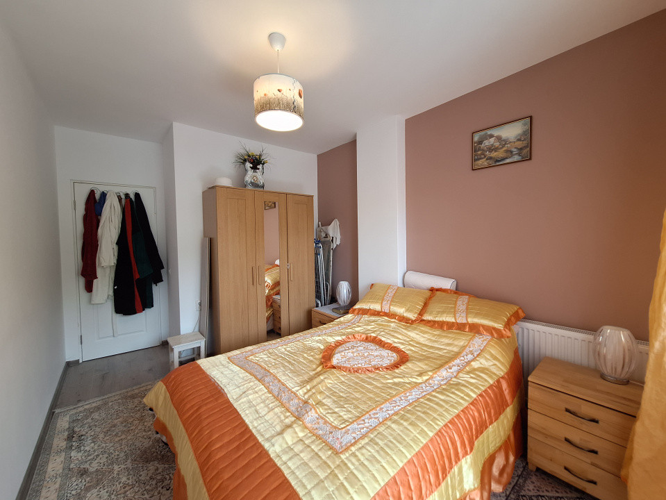 Apartament cu 3 camere, 62 mp, orientare sudica, balcon, zona Stejarului