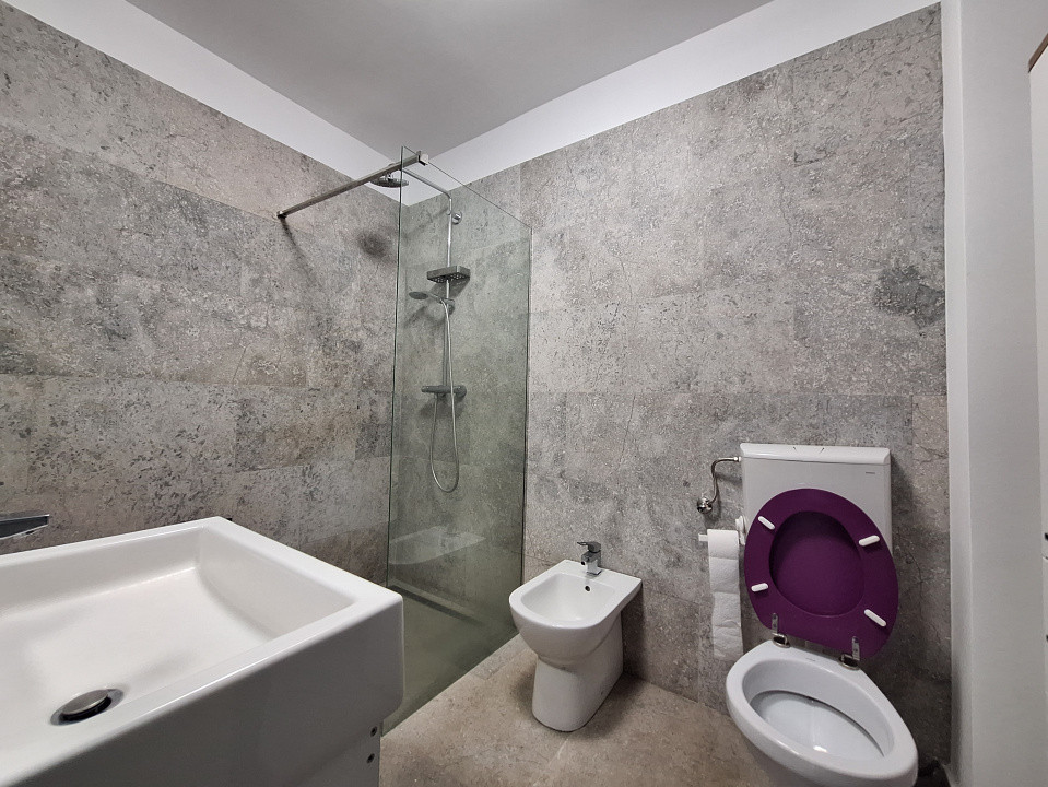 Apartament cu 2 camere, 52 mp, parcare, zona Razoare