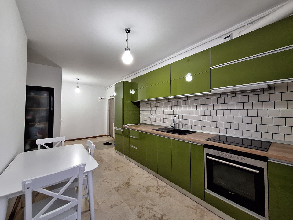 Apartament cu 2 camere, 52 mp, parcare, zona Razoare