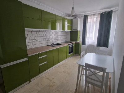 Apartament cu 2 camere, 52 mp, parcare, zona Razoare