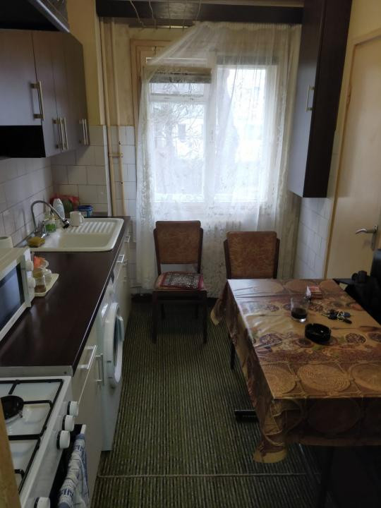 Apartament cu 3 camere decomandate, 65mp, in zona Piata Flora