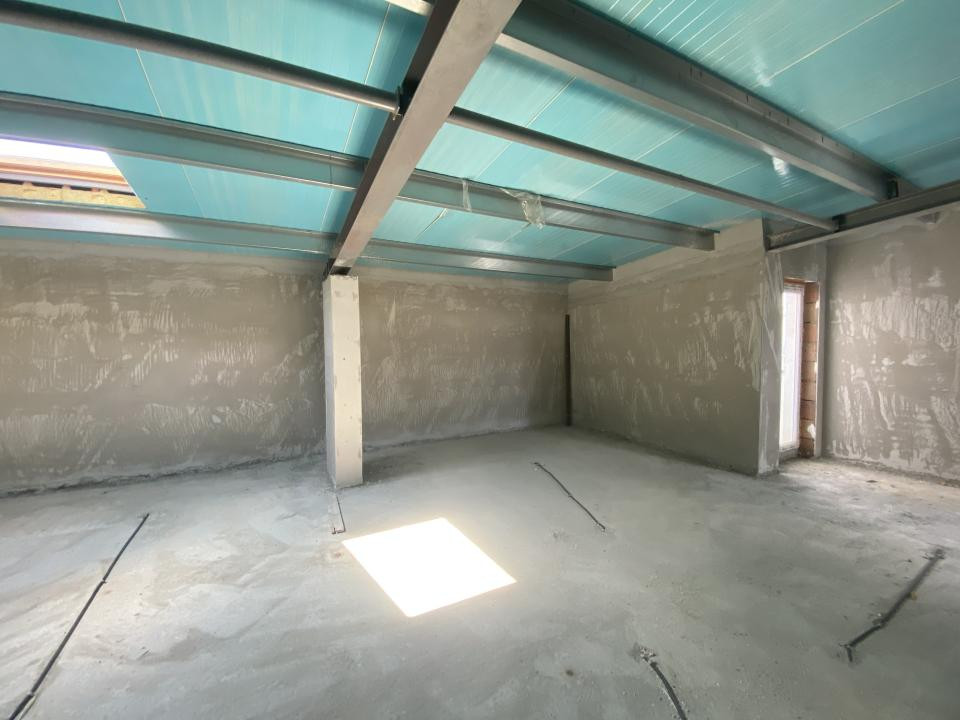 Apartament de vanzare, 87 mp utili, parcare, Floresti