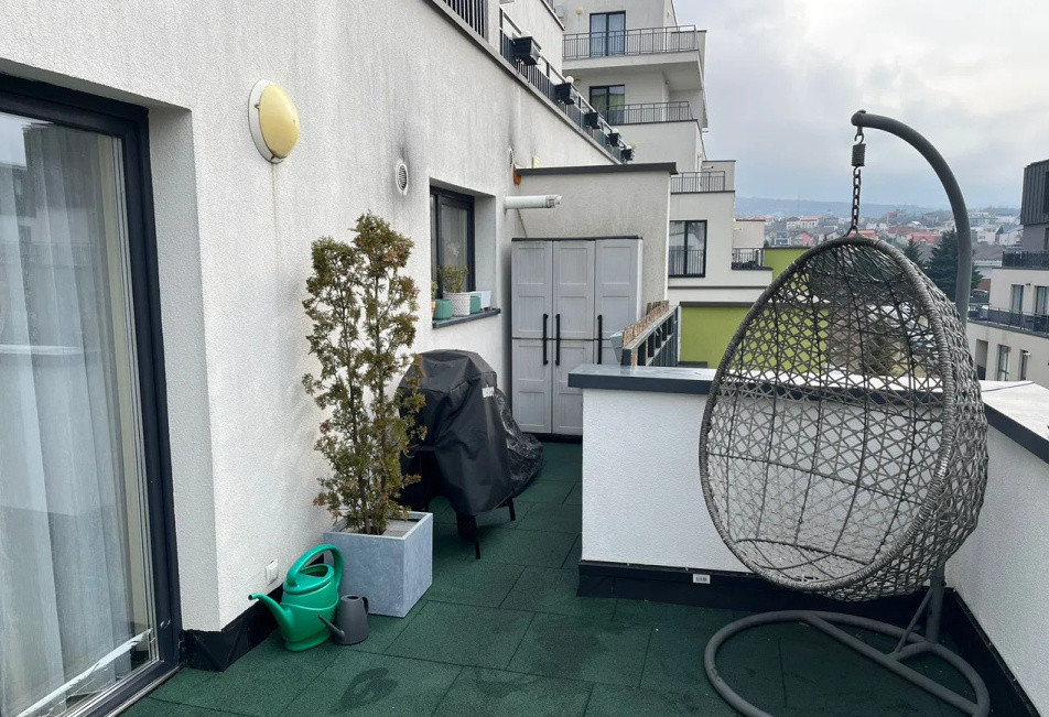 Apartament 2 camere, 53 mp, terasa 16 mp, etaj intemediar, parcare, Zona Europa