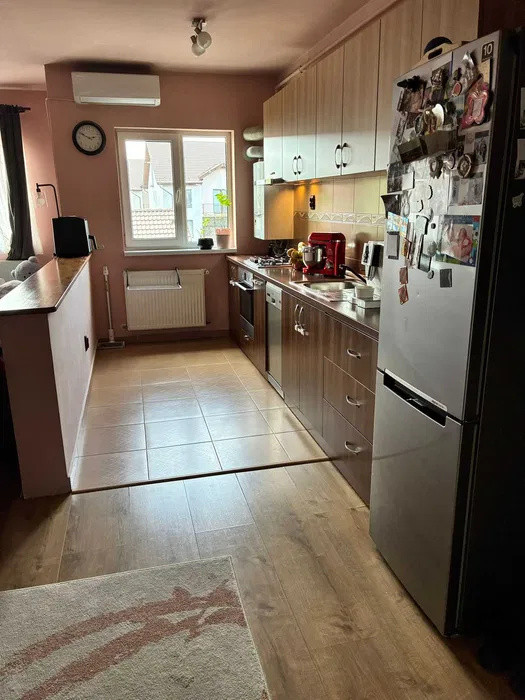 Apartament cu 3 camere, 71 mp, parcare, zona Cetatii