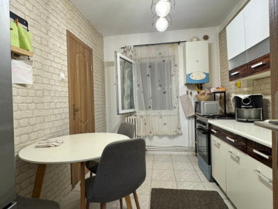 apartament cu 2 camere decomandate,zona Cinema Marasti
